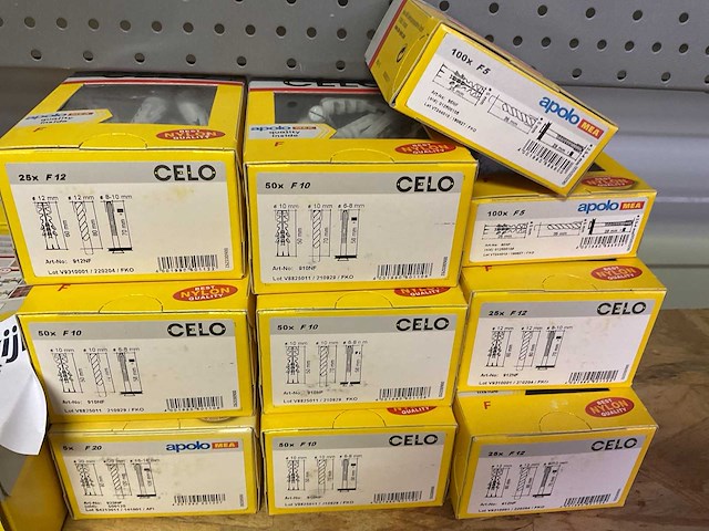 11 dozen pluggen - afbeelding 4 van  6