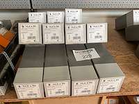 11 dozen pluggen - afbeelding 2 van  5