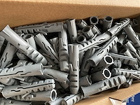 11 dozen pluggen - afbeelding 3 van  5