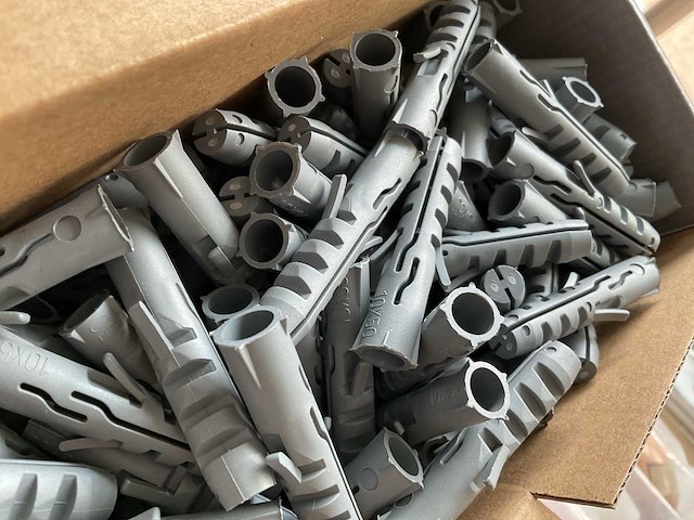 11 dozen pluggen - afbeelding 4 van  5