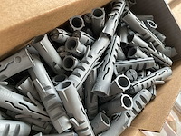 11 dozen pluggen - afbeelding 4 van  5