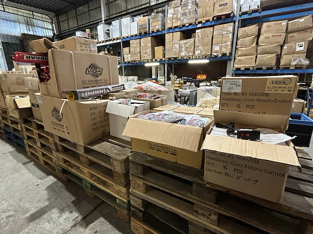 11 dozen vol cougar allerlei producten in karton - afbeelding 1 van  9