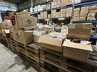 11 dozen vol cougar allerlei producten in karton