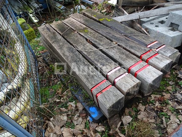 11 houten veiligheidspalen - afbeelding 1 van  3