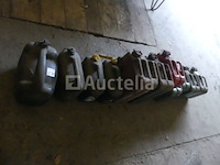 11 jerrycans - afbeelding 2 van  3