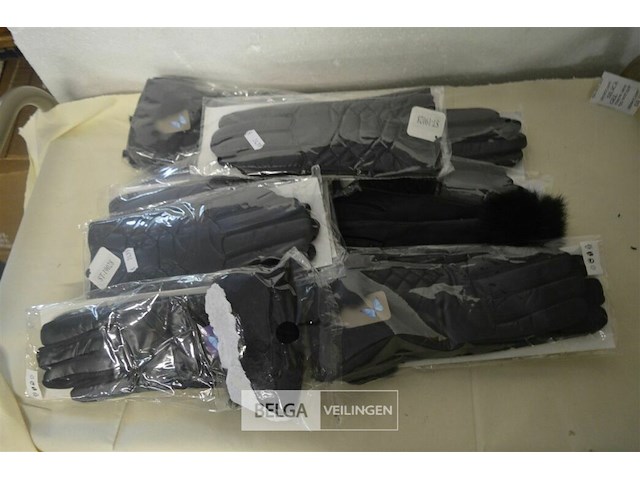 ±11 paar dameshandschoenen - afbeelding 1 van  3