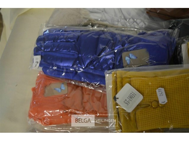 ±11 paar handschoenen div. kleuren - afbeelding 2 van  4