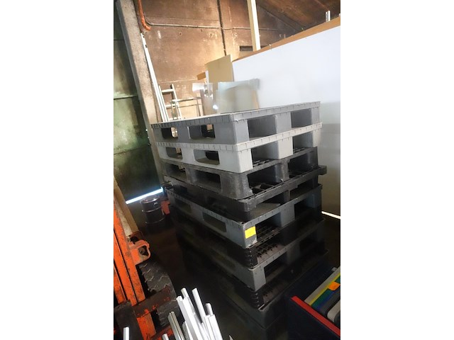 11 plastieken paletten - afbeelding 3 van  3