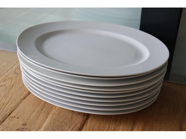11 porseleinen ovale borden, 40 cm. - afbeelding 1 van  3