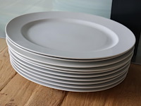 11 porseleinen ovale borden, 40 cm. - afbeelding 1 van  3