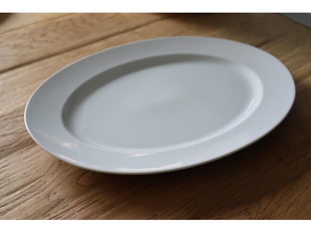 11 porseleinen ovale borden, 40 cm. - afbeelding 2 van  3