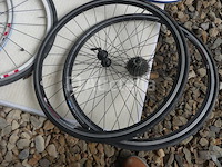 11 racefietswielen - afbeelding 10 van  12