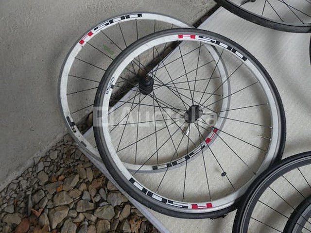 11 racefietswielen - afbeelding 11 van  12