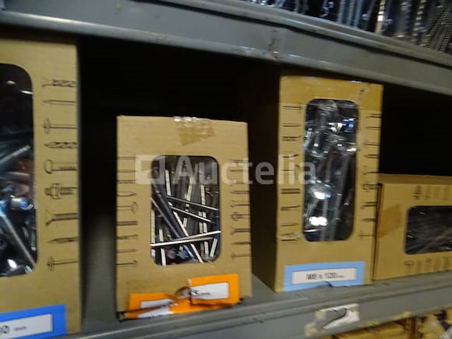 11 rijen dozen (schroeven, bouten, .. zie details) - afbeelding 13 van  21