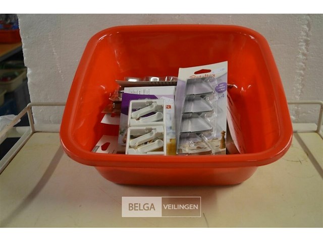 ±11 sets tafelkleed houders - afbeelding 1 van  2