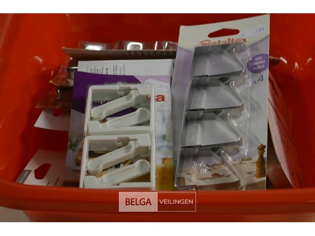 ±11 sets tafelkleed houders - afbeelding 2 van  2