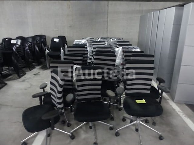 11 stoelen op wielen - afbeelding 3 van  5