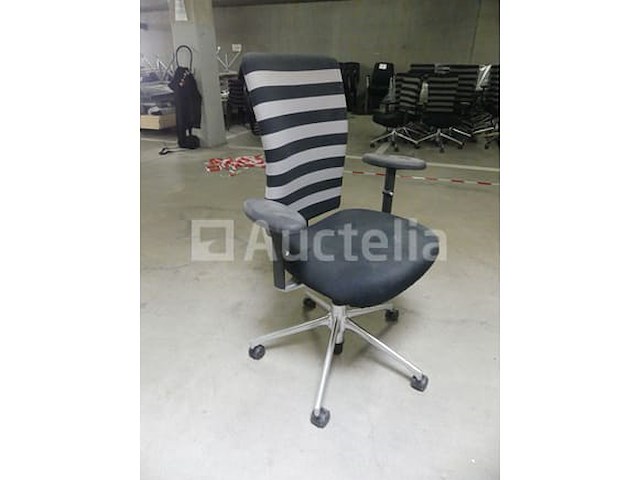 11 stoelen op wielen - afbeelding 5 van  5