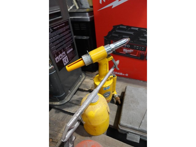 11 stuks pneumatisch materiaal - afbeelding 2 van  8
