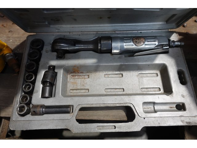 11 stuks pneumatisch materiaal - afbeelding 8 van  8