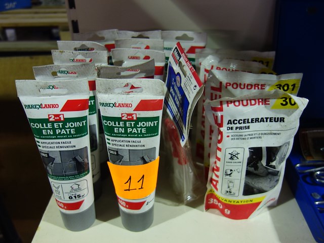 11 tubes tegellijm en 4 zakjes antigelpoeder - afbeelding 2 van  2