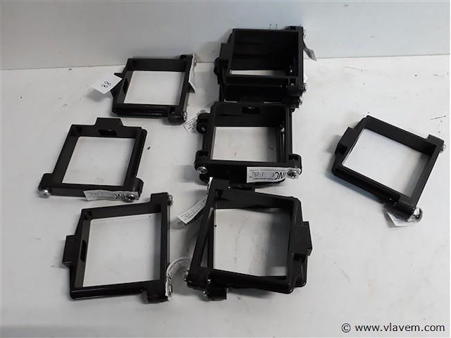 11 x buisbeugel 80x80mm bruin pvc regenafvoer - afbeelding 1 van  2