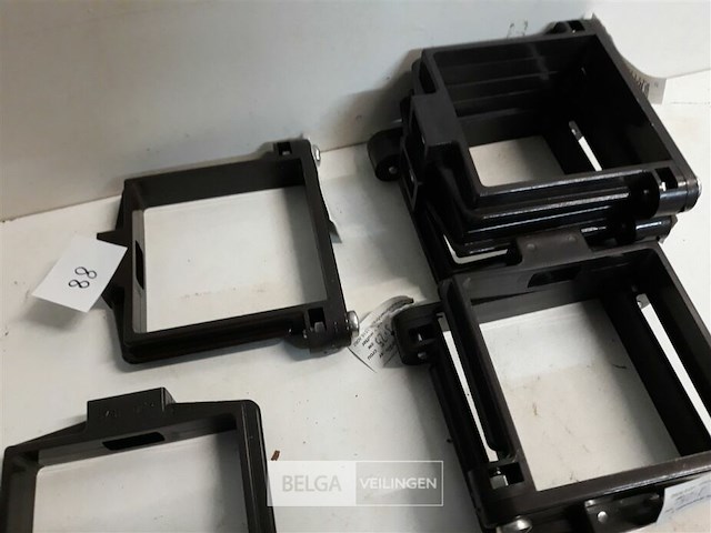 11 x buisbeugel 80x80mm bruin pvc regenafvoer - afbeelding 3 van  3