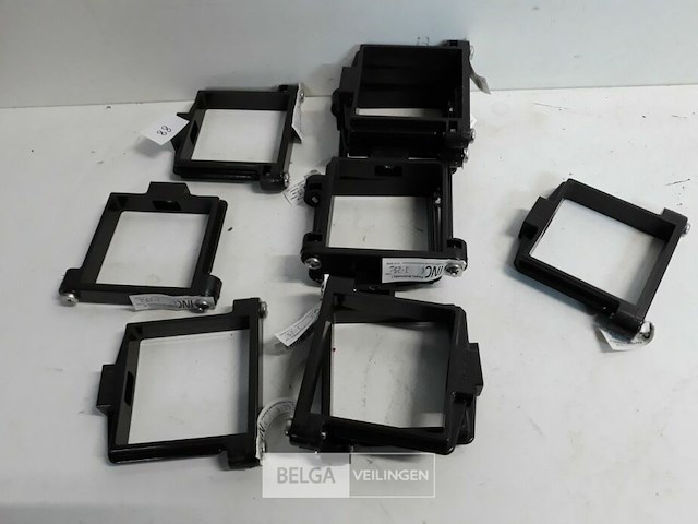 11 x buisbeugel 80x80mm bruin pvc regenafvoer - afbeelding 1 van  3