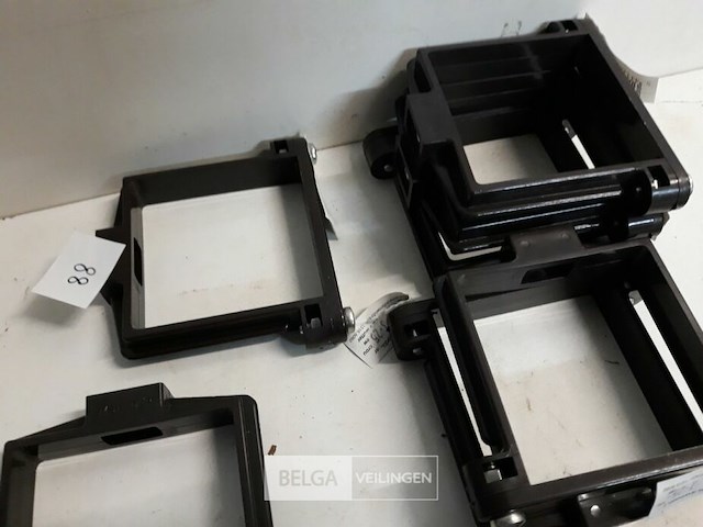 11 x buisbeugel 80x80mm bruin pvc regenafvoer - afbeelding 3 van  3