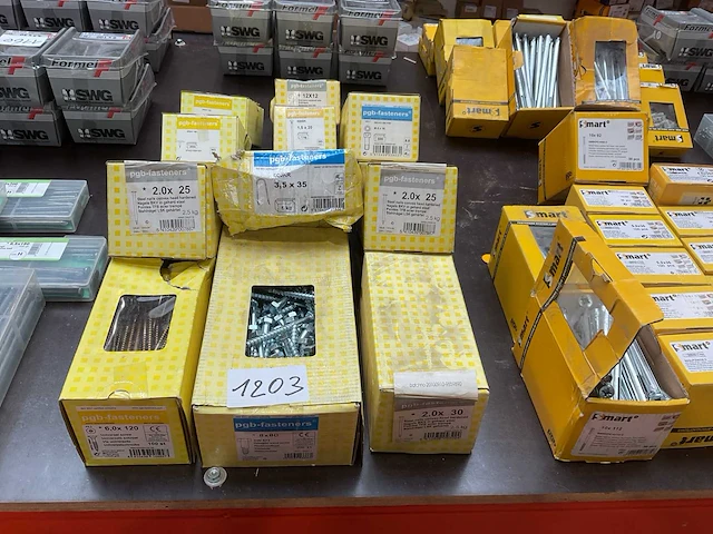 11 x dozen spaanplaat schroeven; nagels; houtdraadbouten; bloknagels - afbeelding 1 van  8