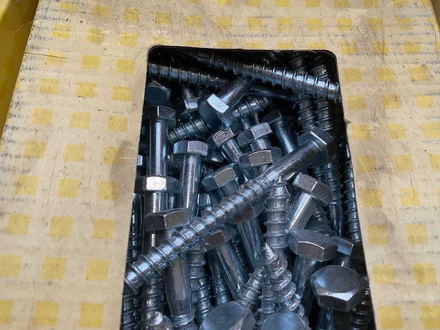 11 x dozen spaanplaat schroeven; nagels; houtdraadbouten; bloknagels - afbeelding 7 van  8