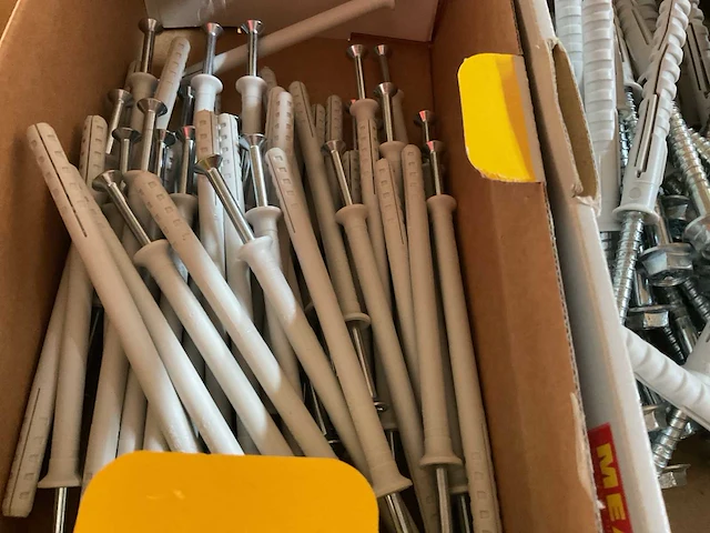 11 x dozen universele kozijnpluggen; nagelpluggen; nylon hollewandpluggen - afbeelding 2 van  15