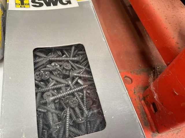 11 x dozen zwarte schroeven; schroeven met boorkop en afdekplaatje - afbeelding 6 van  8