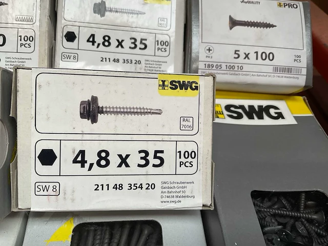 11 x dozen zwarte schroeven; schroeven met boorkop en afdekplaatje - afbeelding 8 van  8