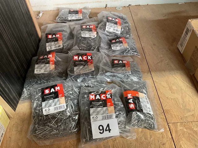 11 zakken nagels - afbeelding 1 van  8