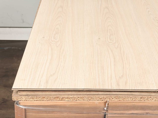 112 m2 laminaat plank - 1287 x 192 x 10 mm - afbeelding 1 van  1