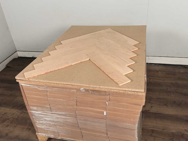 113 m2 parket eiken visgraat onbehandeld mutliplank - 540 x 90 x 14 mm - afbeelding 3 van  3