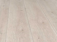 115 m2 laminaat plank - 1288 x 195 x 8 mm - afbeelding 1 van  4