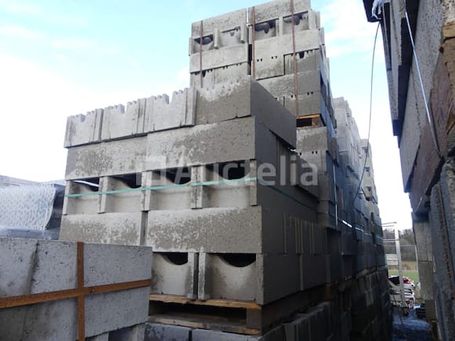 116 stepoc-blokken van 30 cm dik - afbeelding 6 van  8