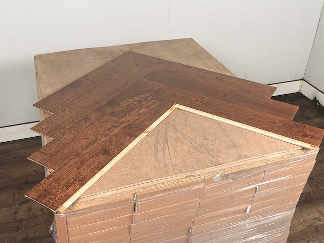 117 m2 parket eiken visgraat - 725 x 130 x 14 mm - afbeelding 4 van  4