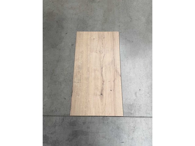 118,56 m² laminaatvloer 8mm - afbeelding 1 van  4