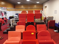 11x diverse bioscoopstoel + presentatiemeubel - afbeelding 1 van  9