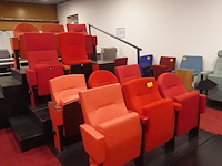 11x diverse bioscoopstoel + presentatiemeubel - afbeelding 2 van  9