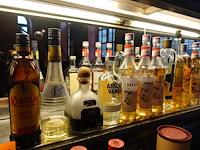 11x diverse flessen jenever - afbeelding 1 van  4