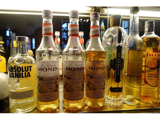 11x diverse flessen jenever - afbeelding 3 van  4