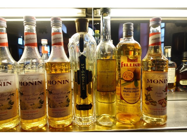 11x diverse flessen jenever - afbeelding 4 van  4