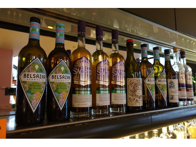 11x diverse flessen vermouth - afbeelding 1 van  3