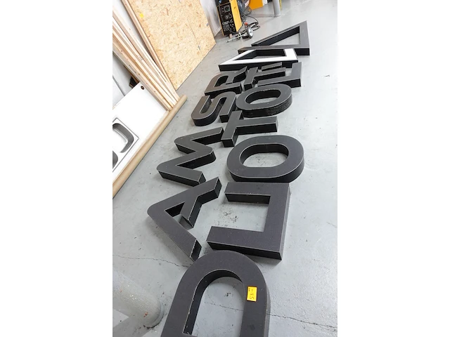 11x diverse letters met verlichting - afbeelding 1 van  5