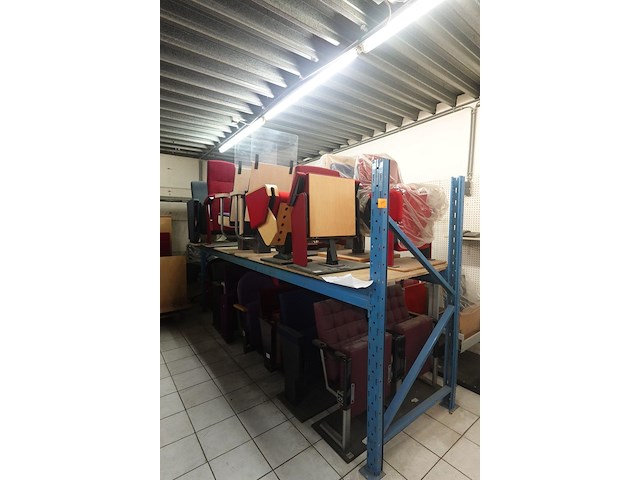 11x diverse stoel + 7x 2-zit stoel - afbeelding 1 van  20