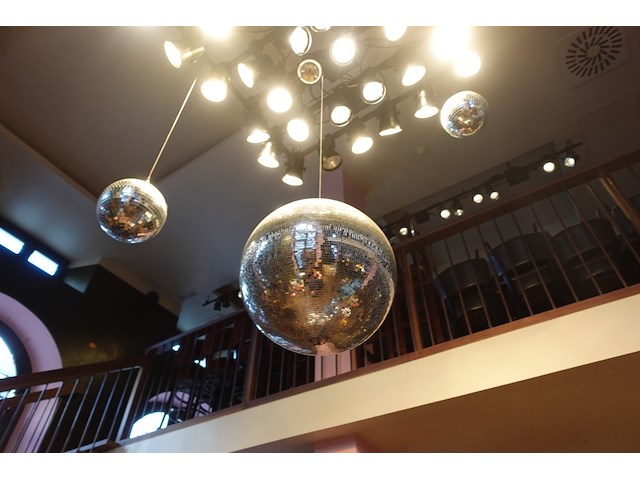 11x grijpbak + inhoud discoballen - afbeelding 4 van  4